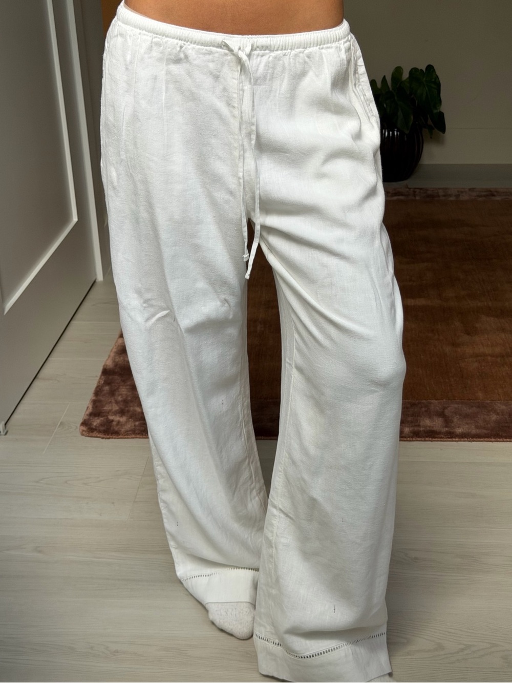 Abercrombie & Fitch White Drawstring Wide-Leg Sweatpants